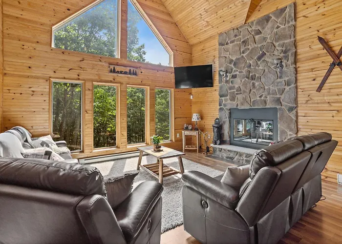 Rustic Retreat - Fire-Pit Hot-Tub And More
