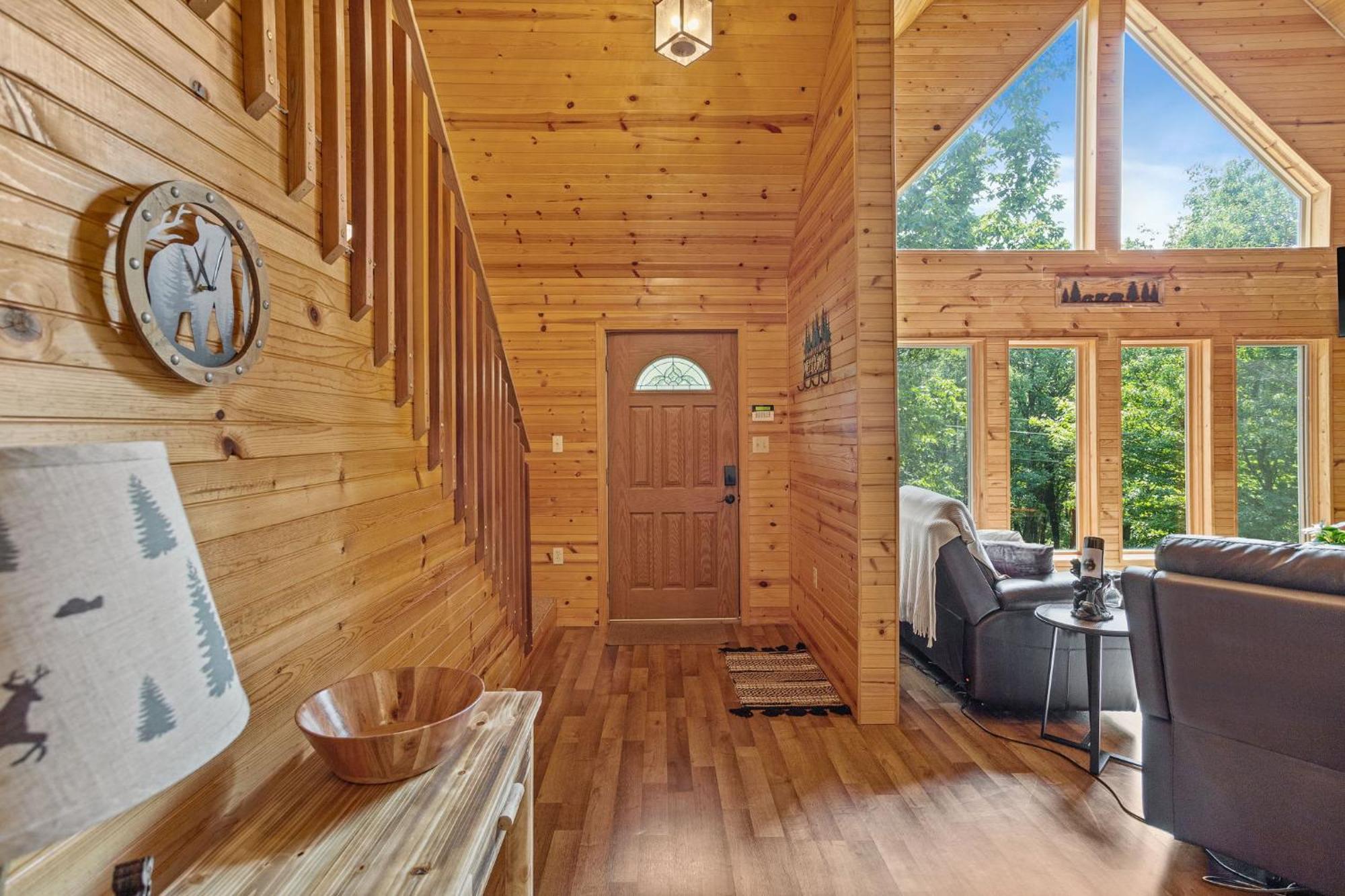 Rustic Retreat - Fire-pit Hot-tub And