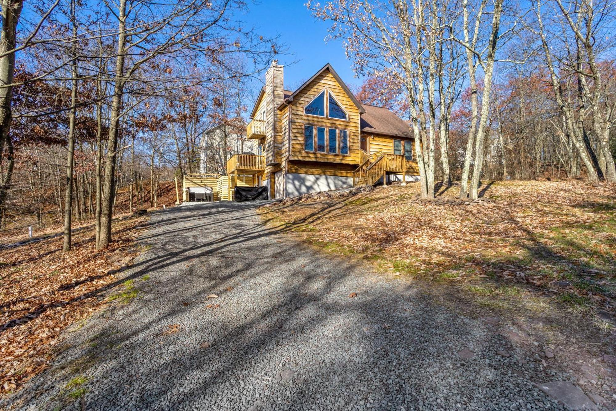 Rustic Retreat - Fire-pit Hot-tub And Holiday home