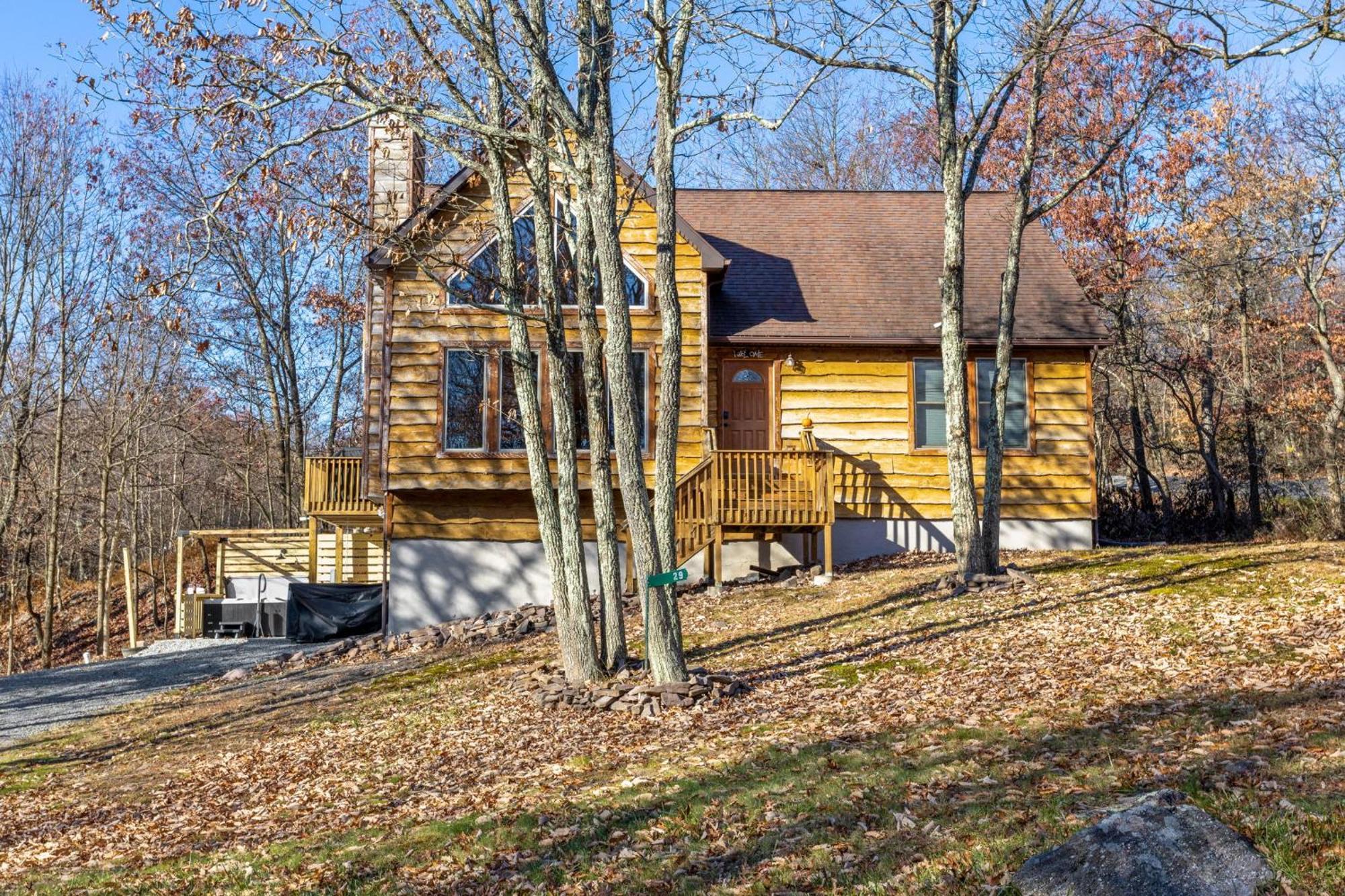 Rustic Retreat - Fire-pit Hot-tub And *