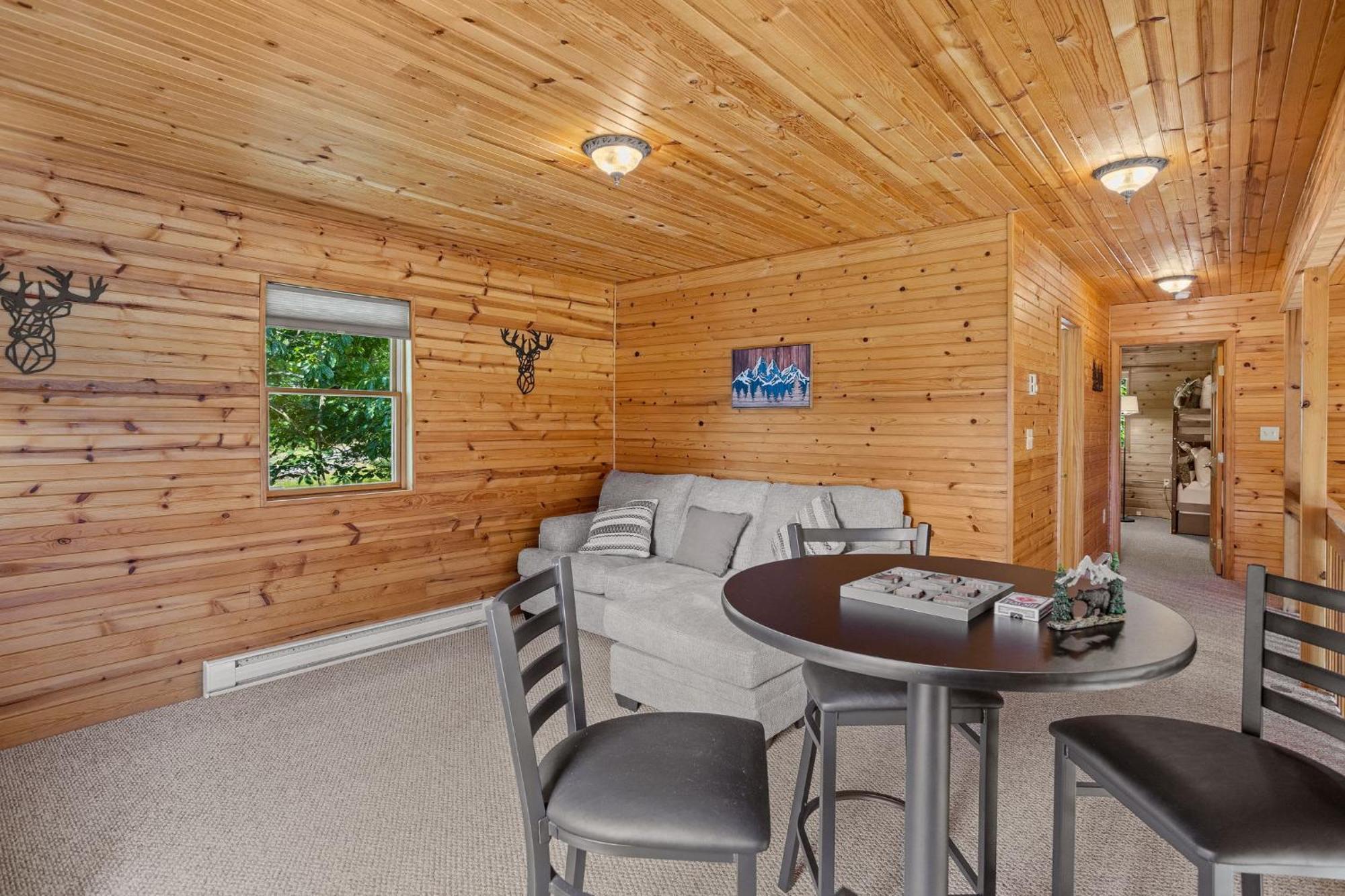 Rustic Retreat - Fire-pit Hot-tub And Albrightsville