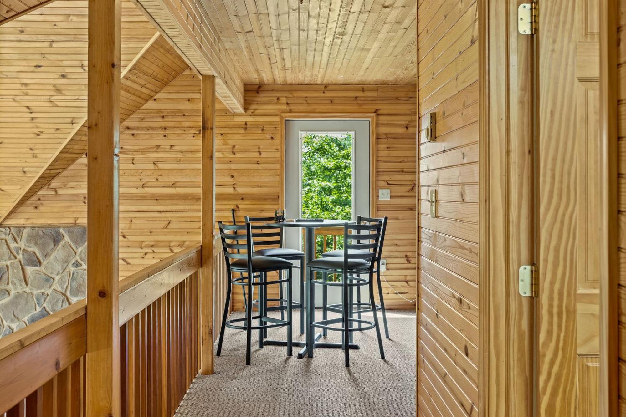 Rustic Retreat - Fire-pit Hot-tub And Holiday home Albrightsville