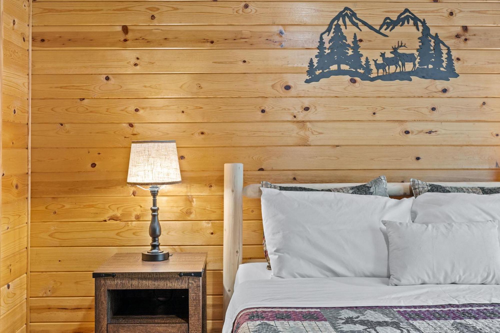 Rustic Retreat - Fire-pit Hot-tub And Holiday home Albrightsville