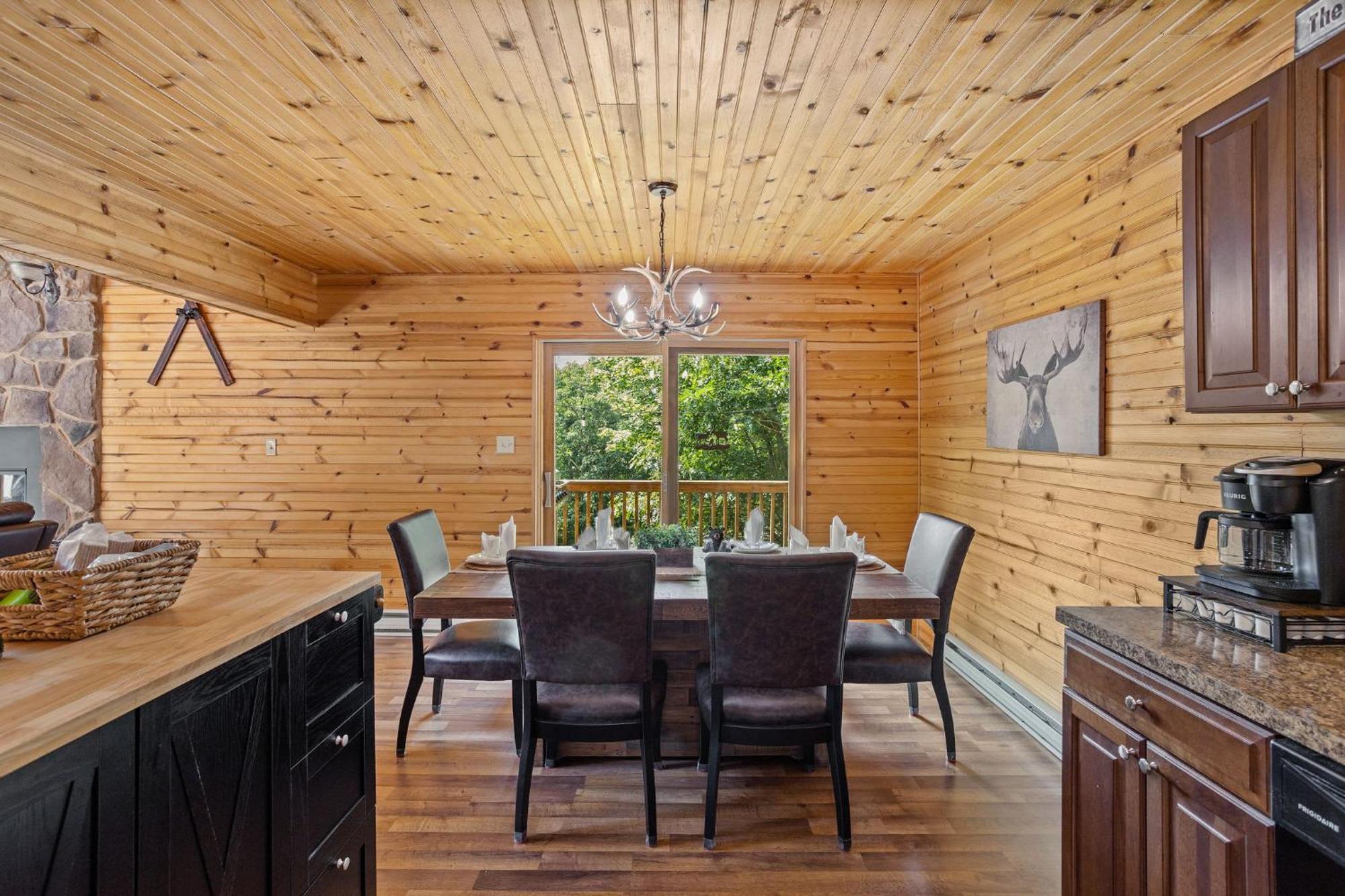 Holiday home Rustic Retreat - Fire-pit Hot-tub And Albrightsville