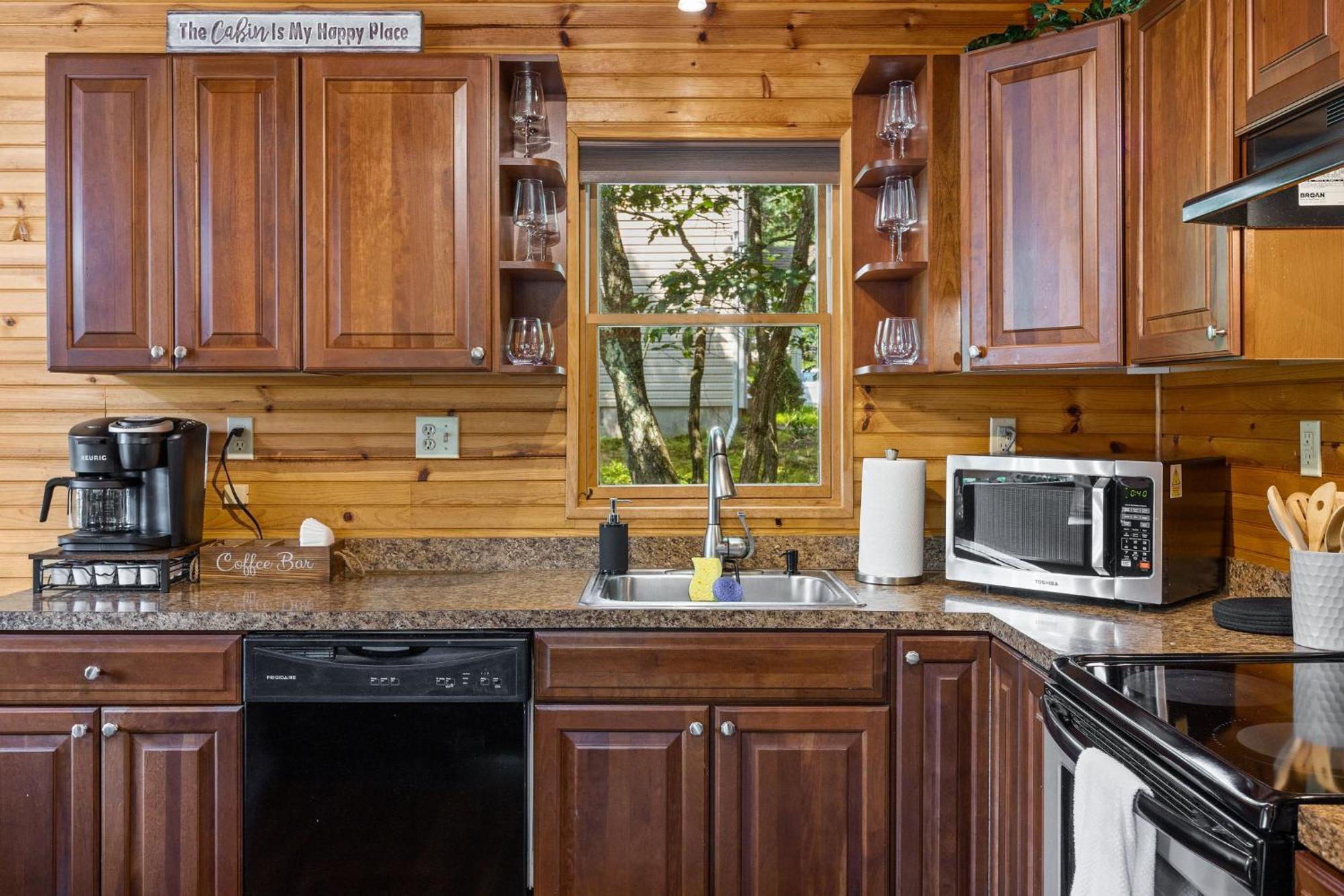 Rustic Retreat - Fire-pit Hot-tub And *